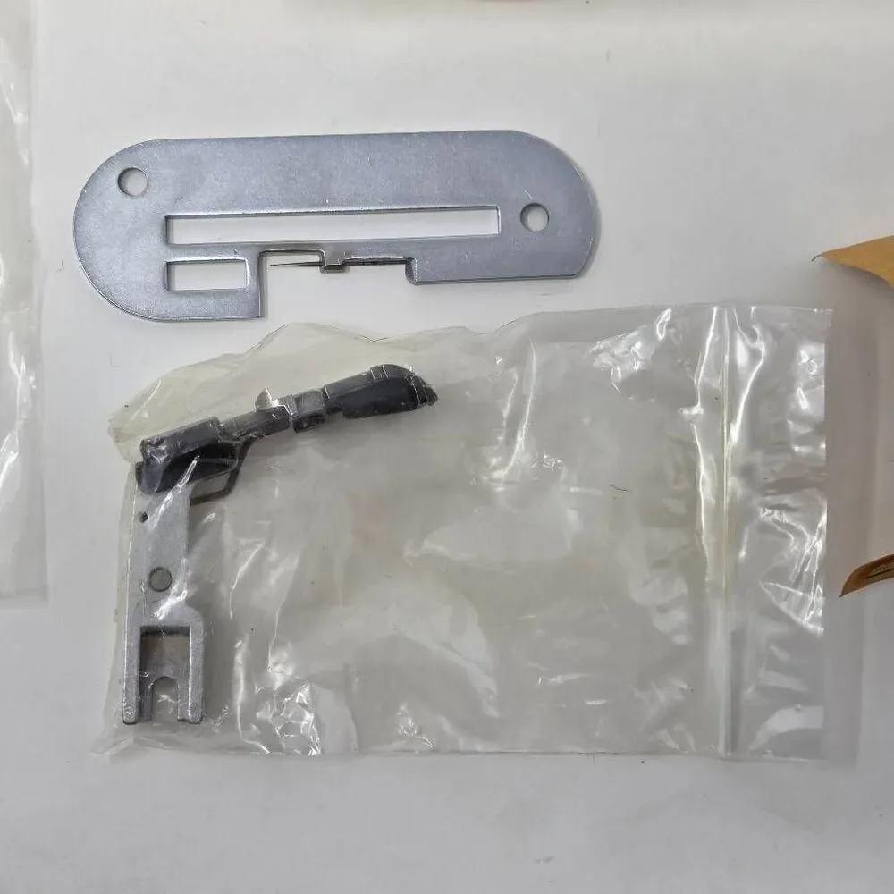 JUKI HEMMING ATTACHMENT SET PRESSER FOOT & THROAT FOR MO-103 SERGER LOCK W/ CASE